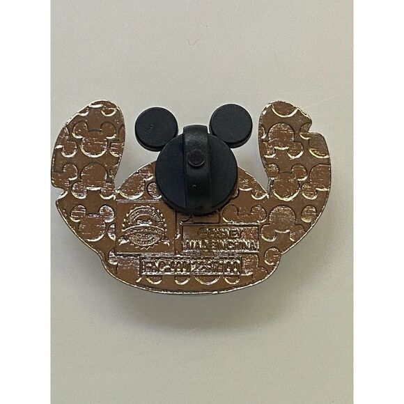 Stitch Emoji Blitz Heart Eyes Disney Trading Pin - Picture 4 of 4